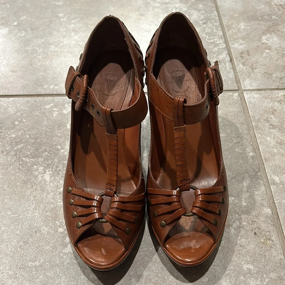 Rare Vintage Frye Studded Mary Jane Wedge/Platform Style Heels w/Brass Ring 10